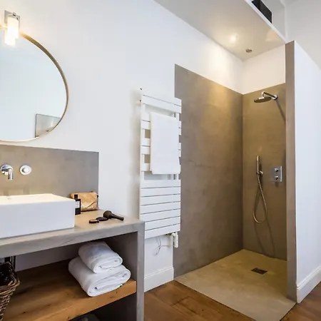 Sleeps 6 Pool Wifi 比亚里茨